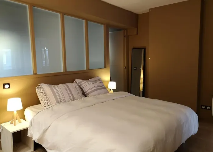 Beautiful Duplex In The Center Of *